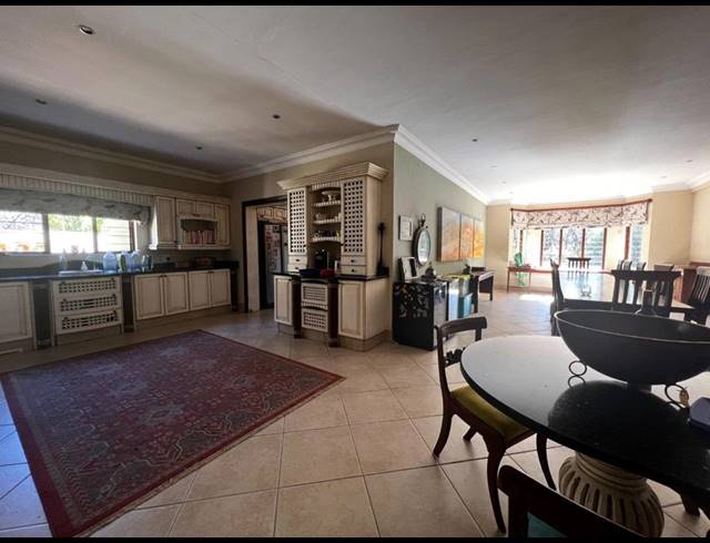 6 BEDROOM HOUSE FOR SALE IN LEEUWFONTEIN ESTATE